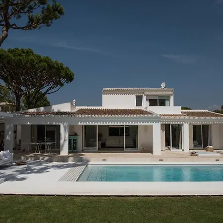 Vale Do Garrao Sleeps 10 With Pool Air Con And Wifi فيلة *