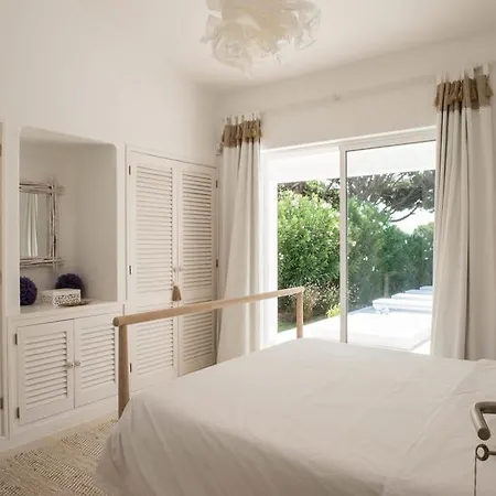 Vale Do Garrao Sleeps 10 With Pool Air Con And Wifi