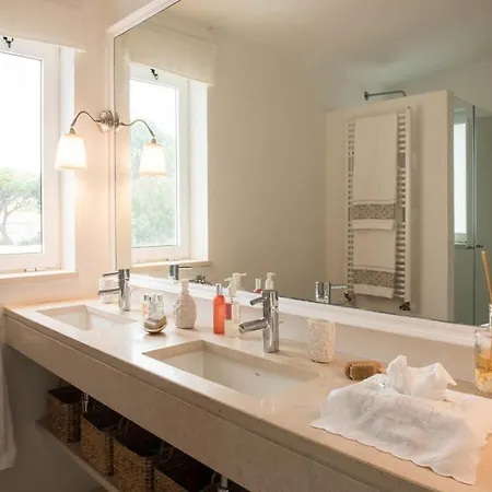 Vale Do Garrao Sleeps 10 With Pool Air Con And Wifi فيلة