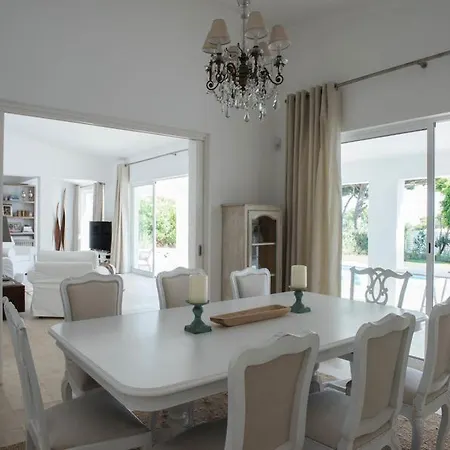 Vale Do Garrao Sleeps 10 With Pool Air Con And Wifi